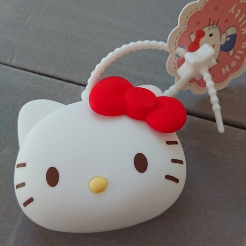Hello Kitty Q uncle silicone coin purse keychain clip